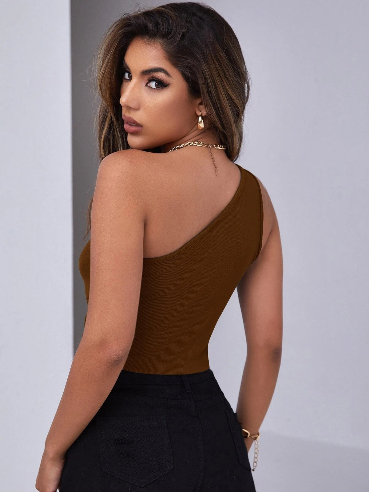 RǏWYÑ | Basic One-Shoulder Cropped Top