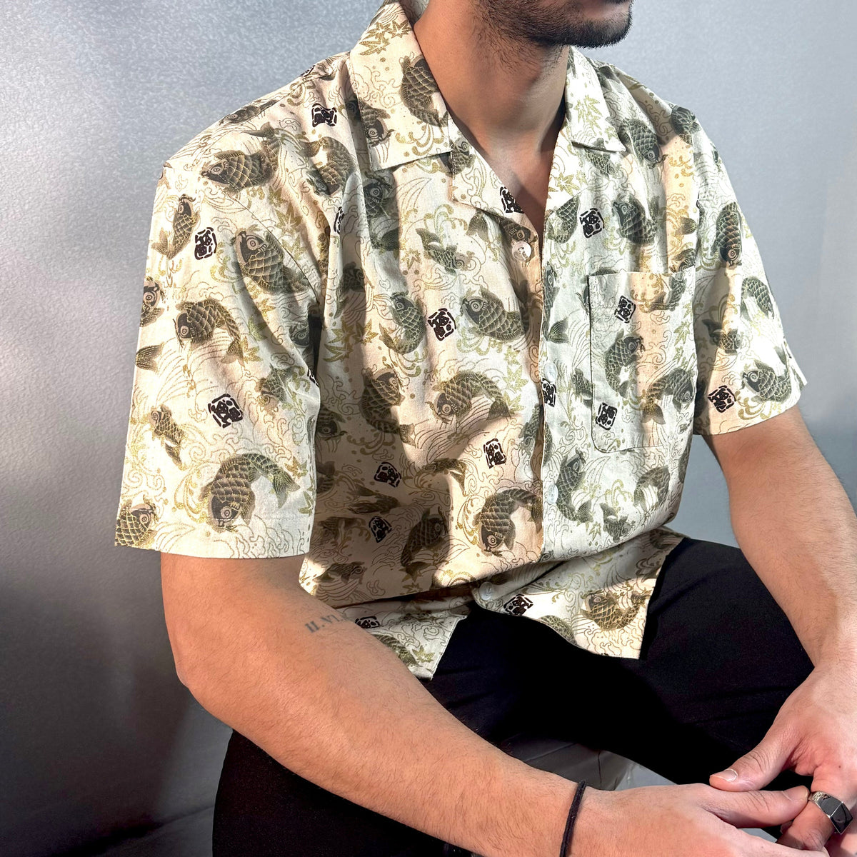 RIWYN Dragon Gold Fish Structured Shirt
