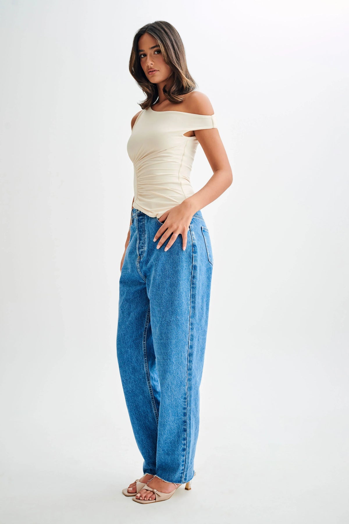 RǏWYÑ | Contemporary Elegance Ruched Top