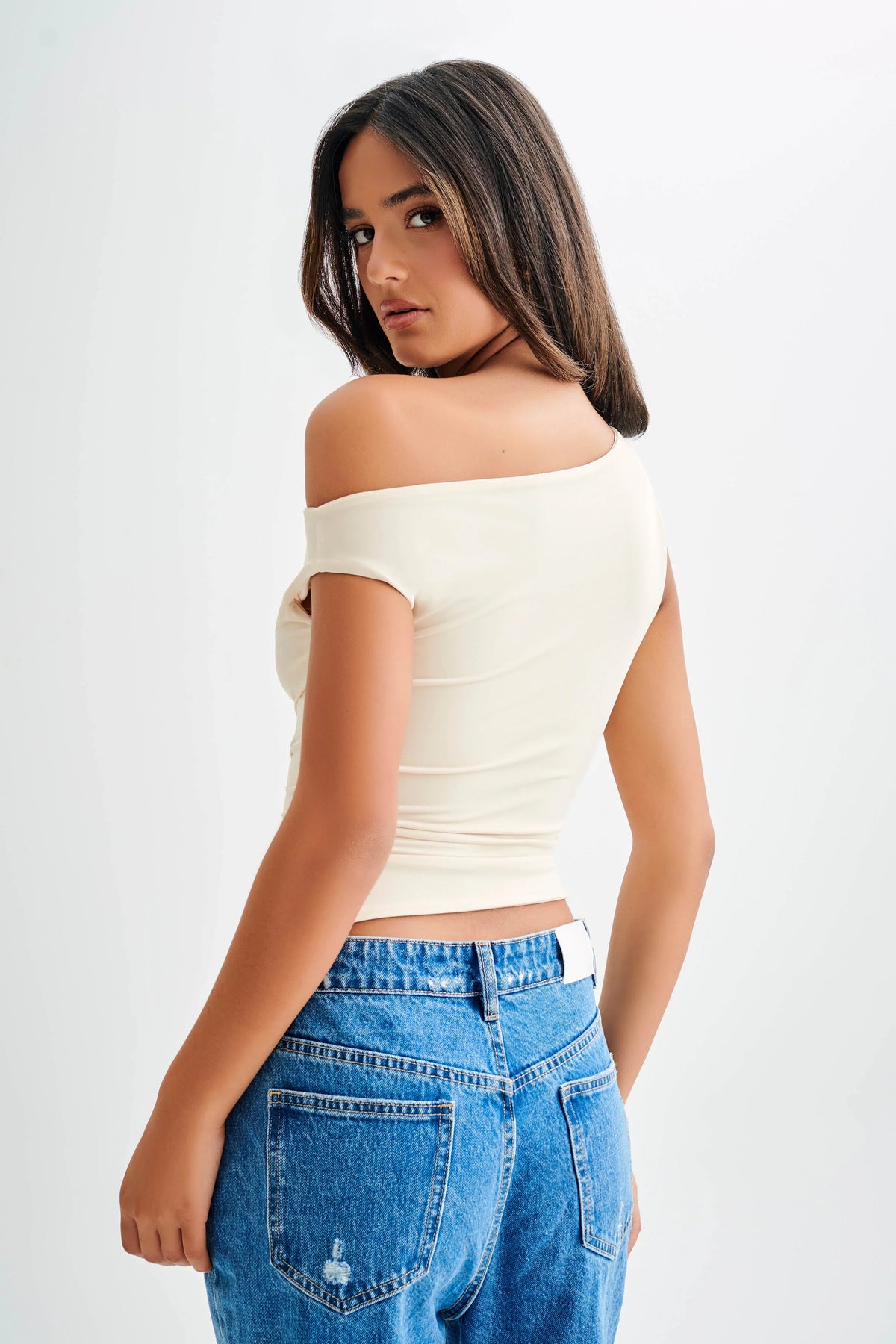 RǏWYÑ | Contemporary Elegance Ruched Top