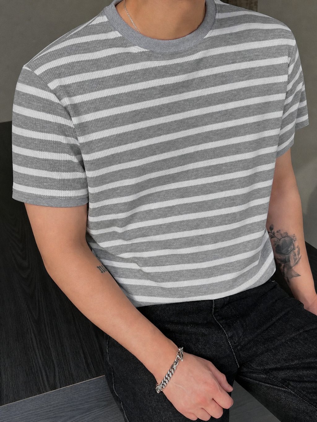 RIWYN Stripe Series Crew Neck Tshirt