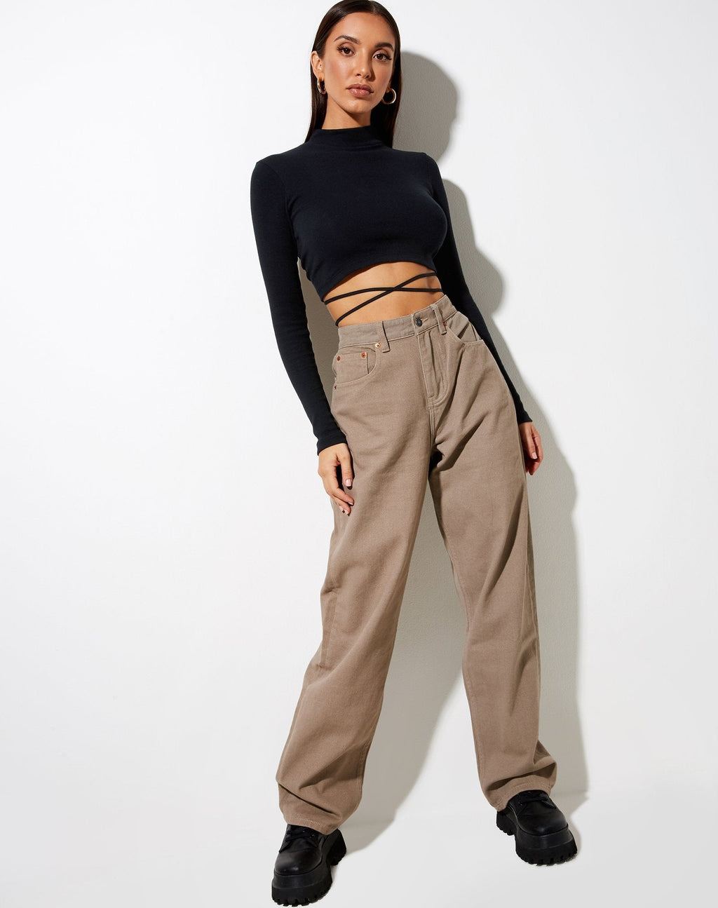 RǏWYÑ | Full Sleeves Criss Cross Top