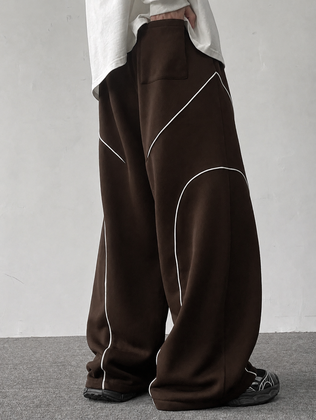 RIWYN Contrast Curve Baggy Joggers