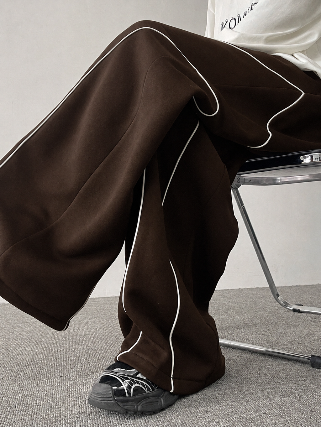 RIWYN Contrast Curve Baggy Joggers