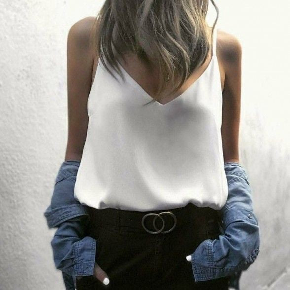RǏWYÑ | Baesic V Neck Strappy Top