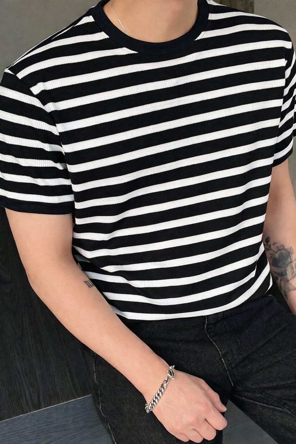 RIWYN Stripe Series Crew Neck Tshirt
