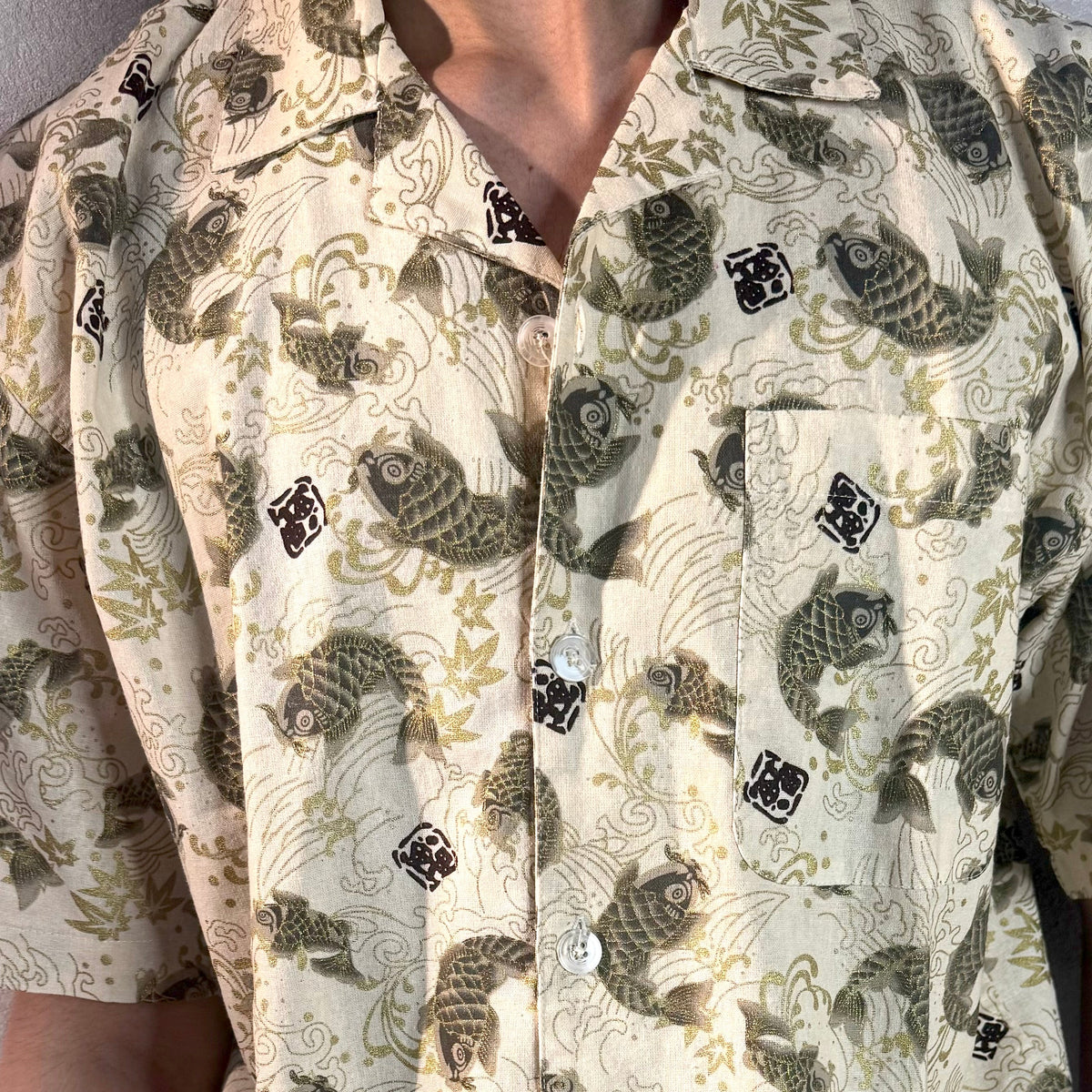 RIWYN Dragon Gold Fish Structured Shirt