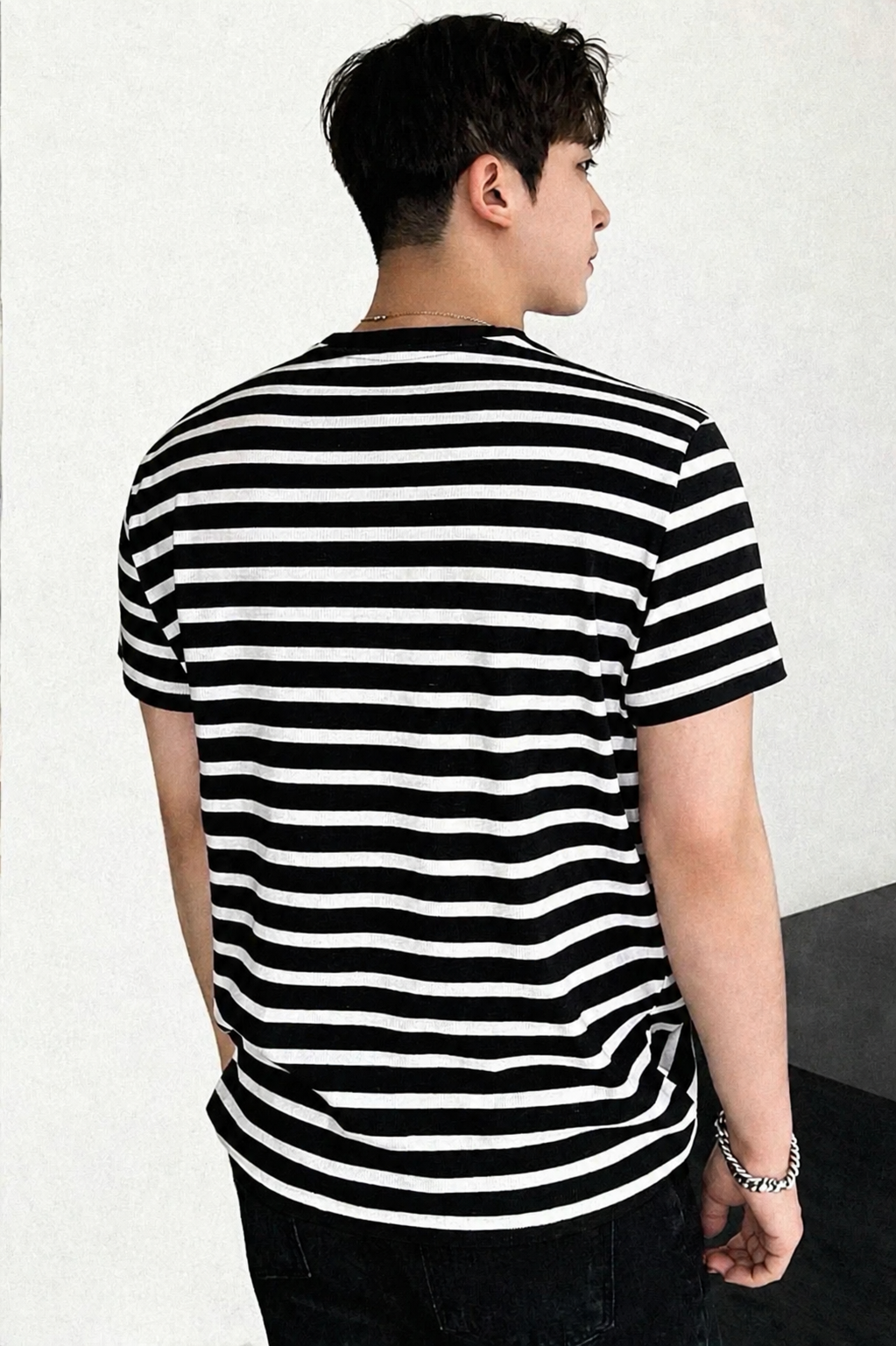 RIWYN Stripe Series Crew Neck Tshirt