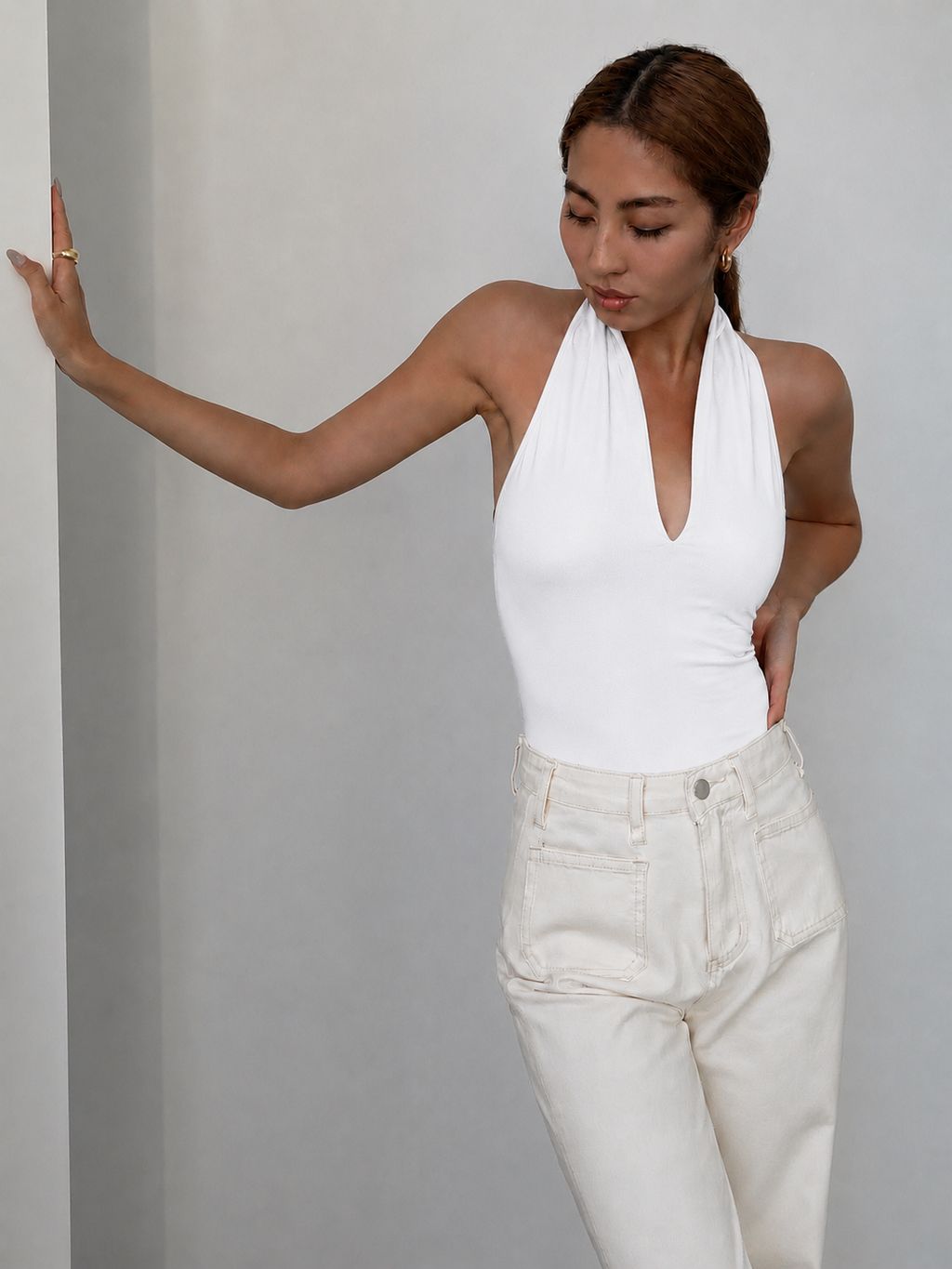 RǏWYÑ | V-Neck Halter Open Back Tank Top