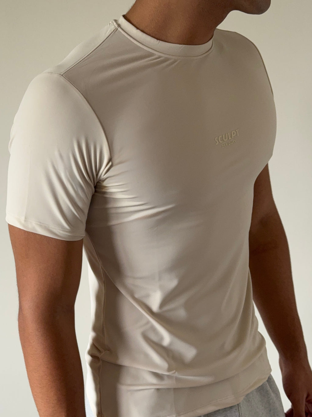 RIWYN Sculpt Fit Muscle Tee