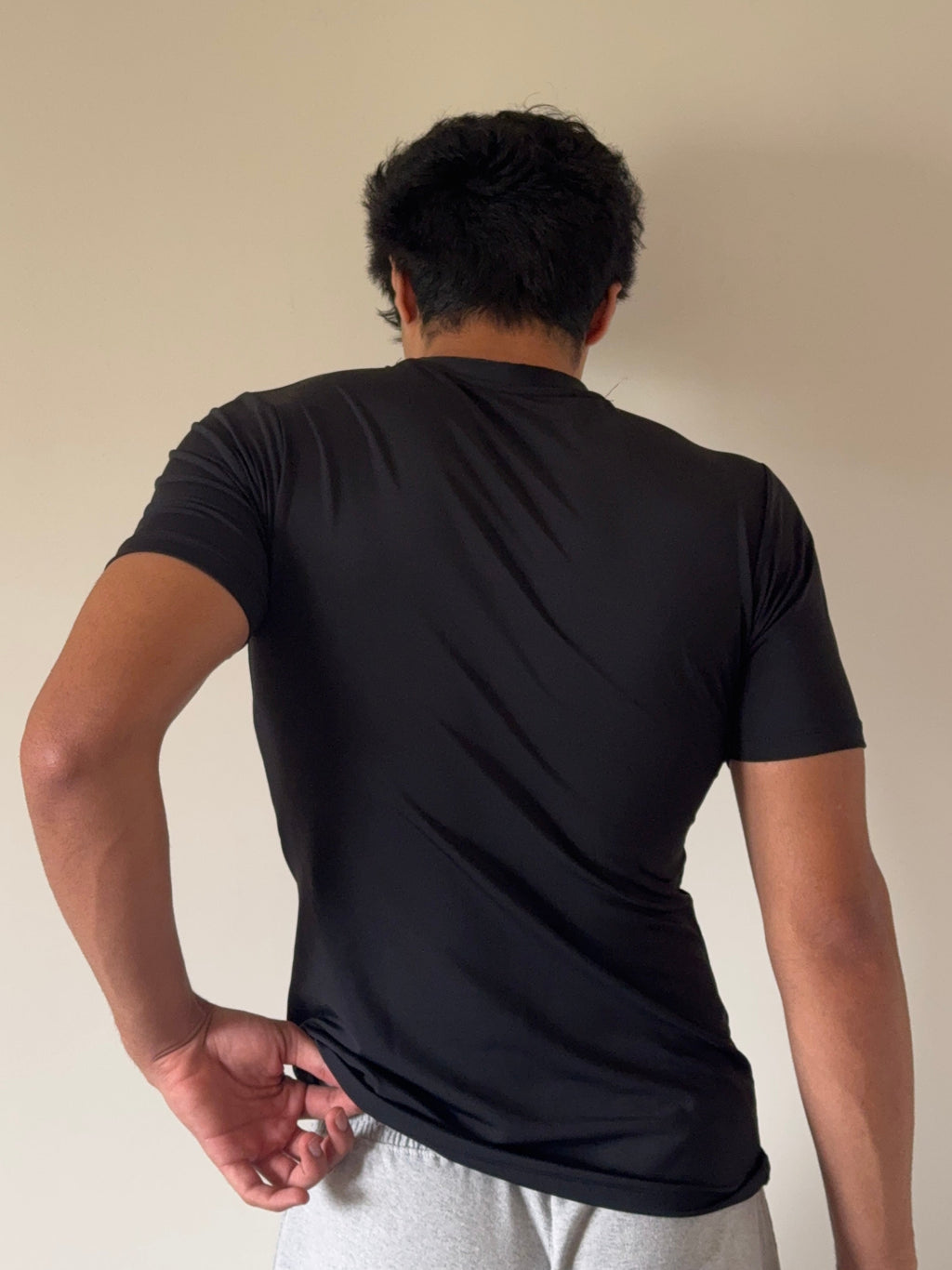 RIWYN Sculpt Fit Muscle Tee