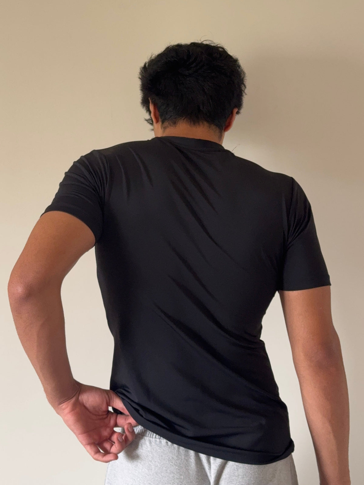 RIWYN Sculpt Fit Muscle Tee