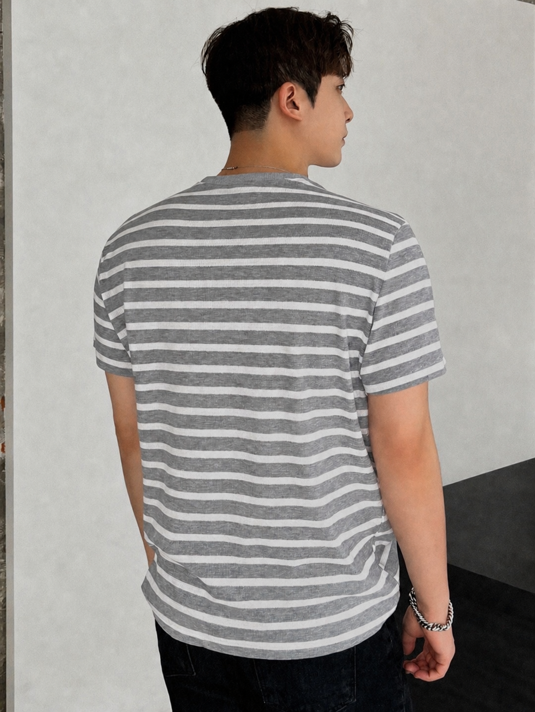 RIWYN Stripe Series Crew Neck Tshirt