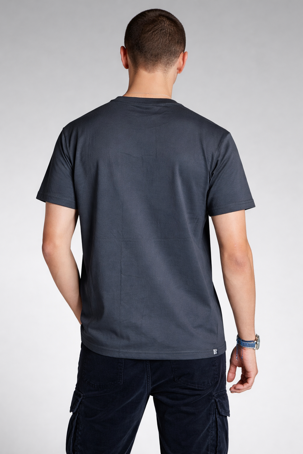 RIWYN Urban Metal Logo Graphic Tee
