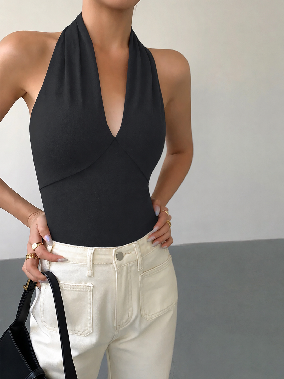 RǏWYÑ | V-Neck Halter Open Back Tank Top