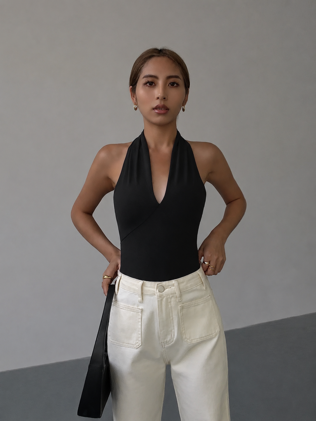 RǏWYÑ | V-Neck Halter Open Back Tank Top