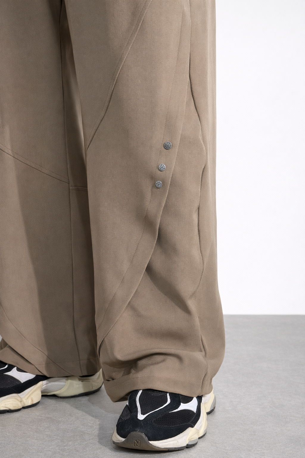 RIWYN Bound Barrel Fit Rivet Pants