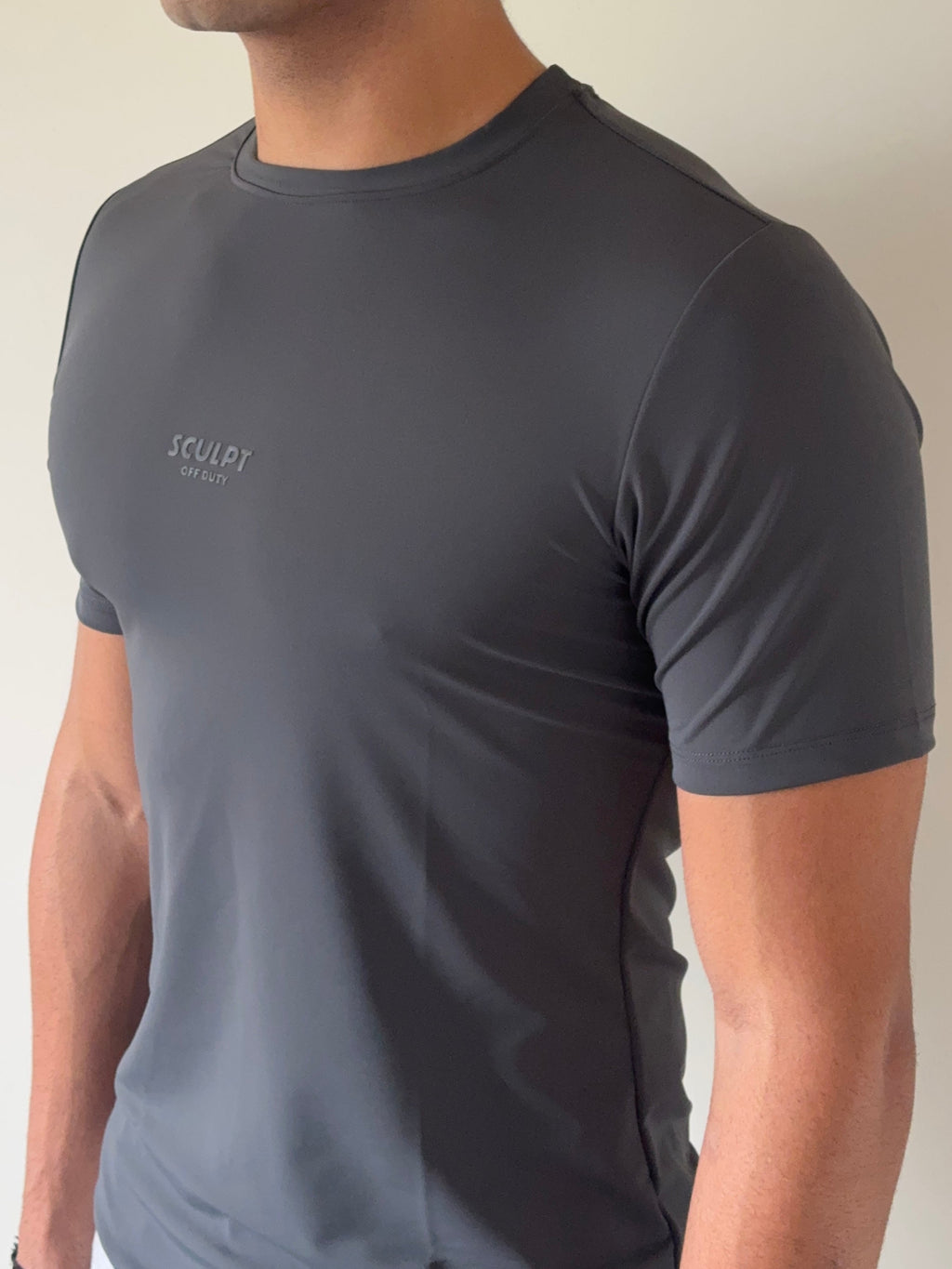 RIWYN Sculpt Fit Muscle Tee