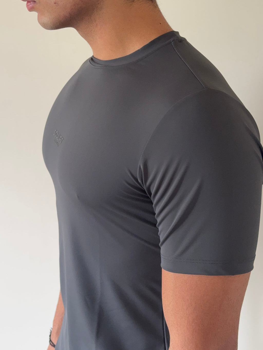 RIWYN Sculpt Fit Muscle Tee