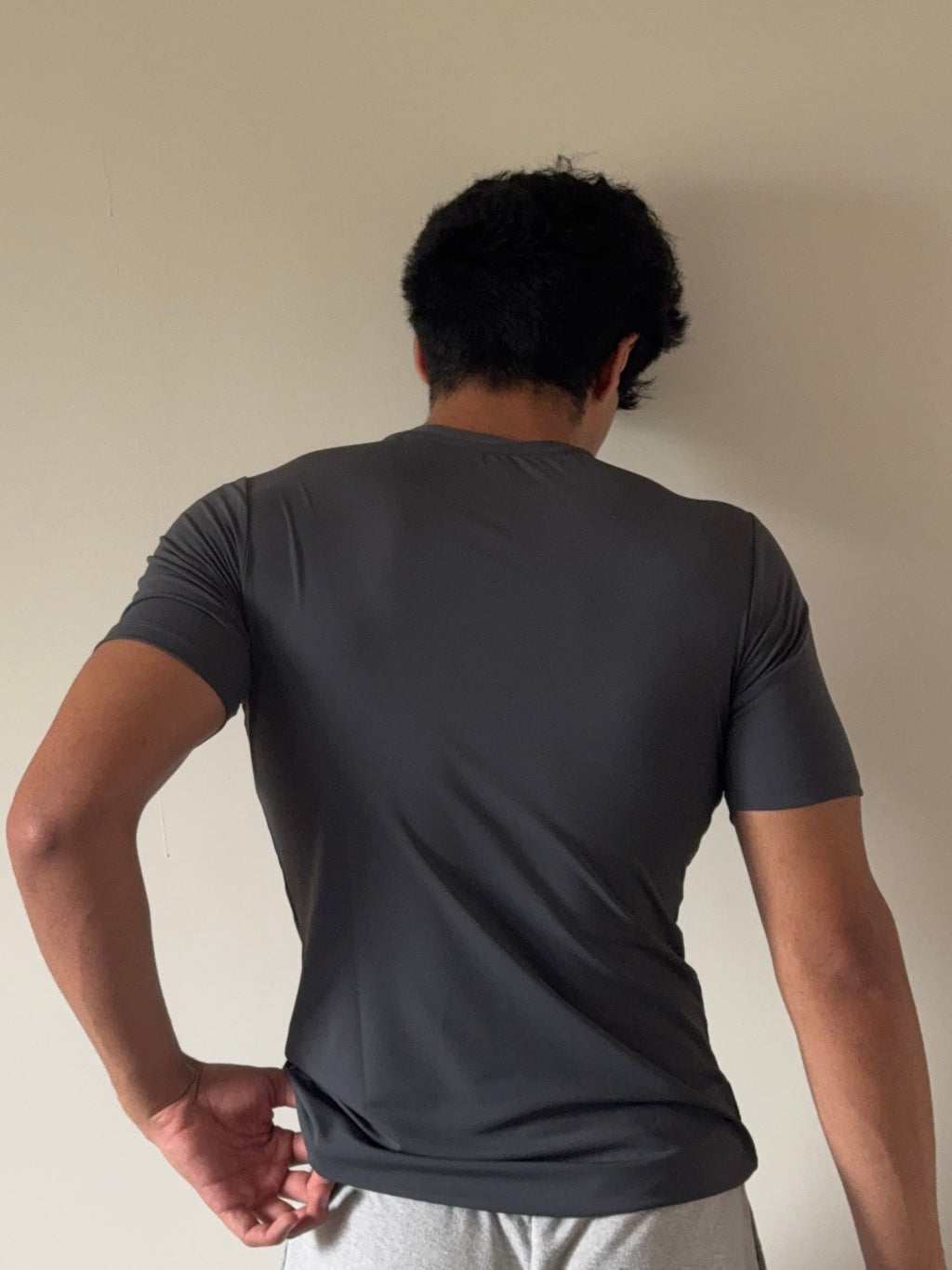 RIWYN Sculpt Fit Muscle Tee
