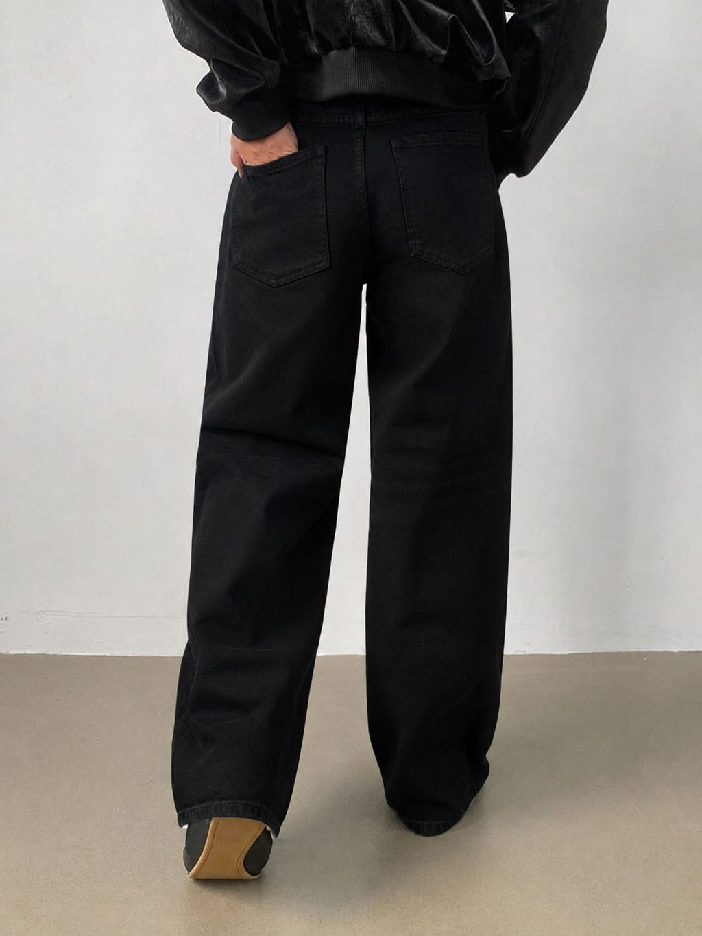 RIWYN Pure Black Baggy Fit Rigid Jeans