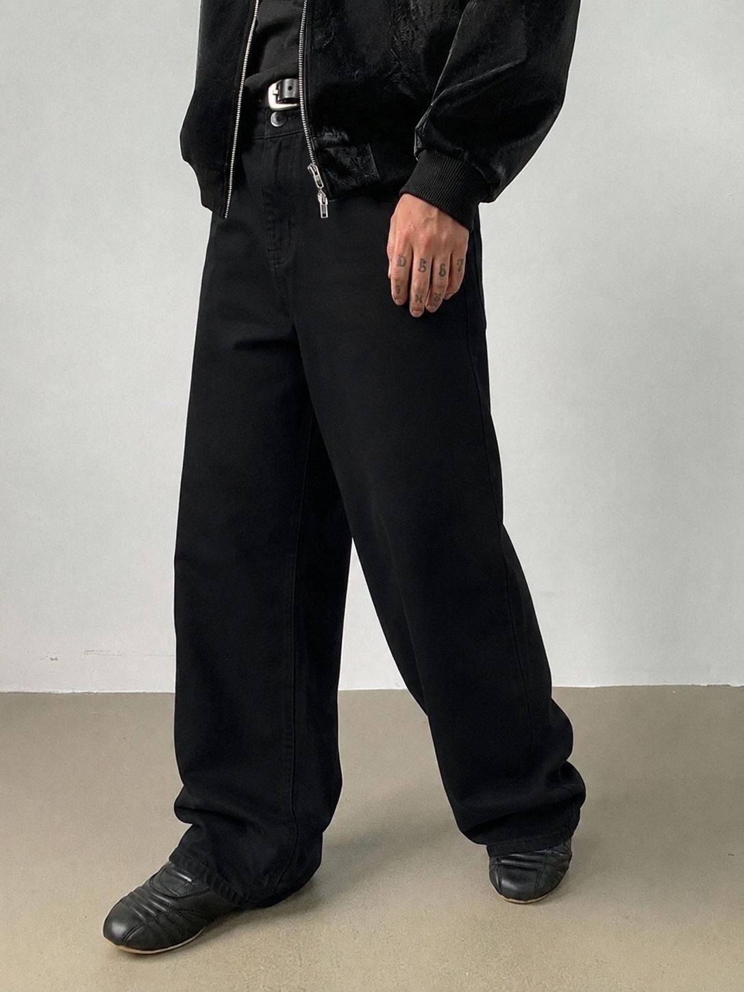 RIWYN Pure Black Baggy Fit Rigid Jeans