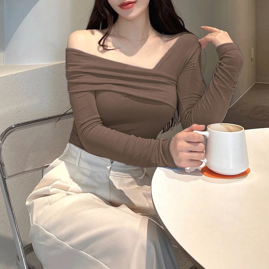 RǏWYÑ | Korean Way Overlpped Off-Shoulder Top