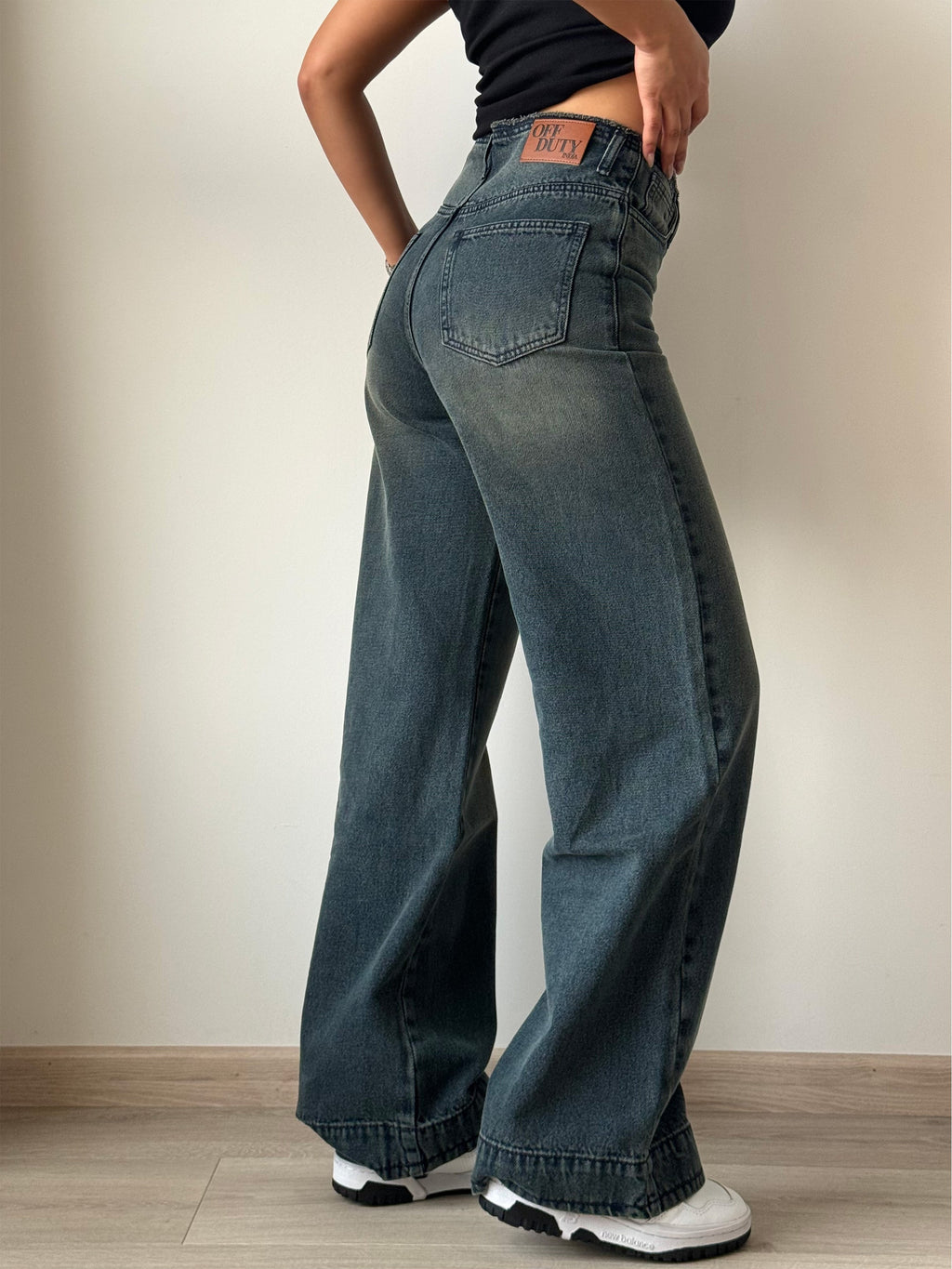 RǏWYÑ | Grunge Edge Double Button High-Waisted Denim