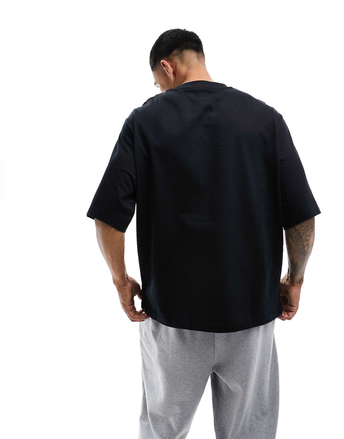 RIWYN The Essential Crew Tee