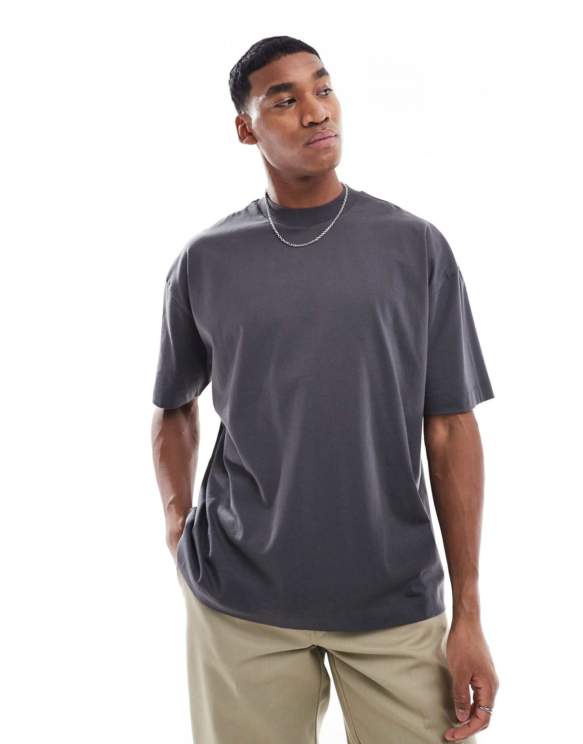 RIWYN The Essential Crew Tee