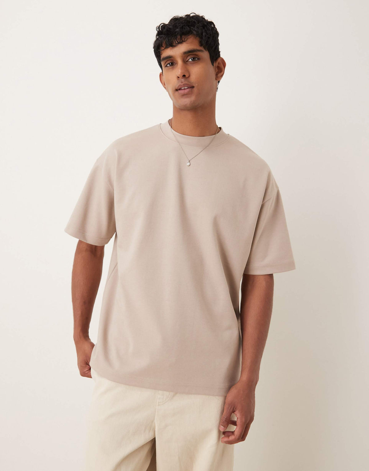 RIWYN The Essential Crew Tee