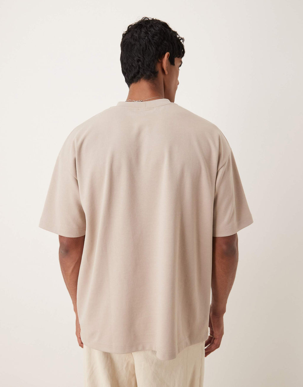 RIWYN The Essential Crew Tee