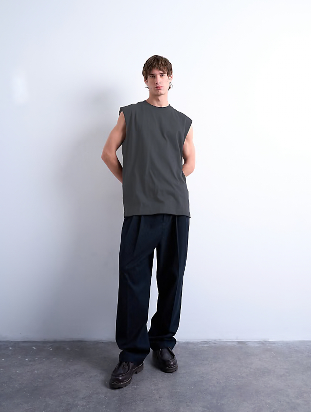 RIWYN Elevated Basic Vest Tee