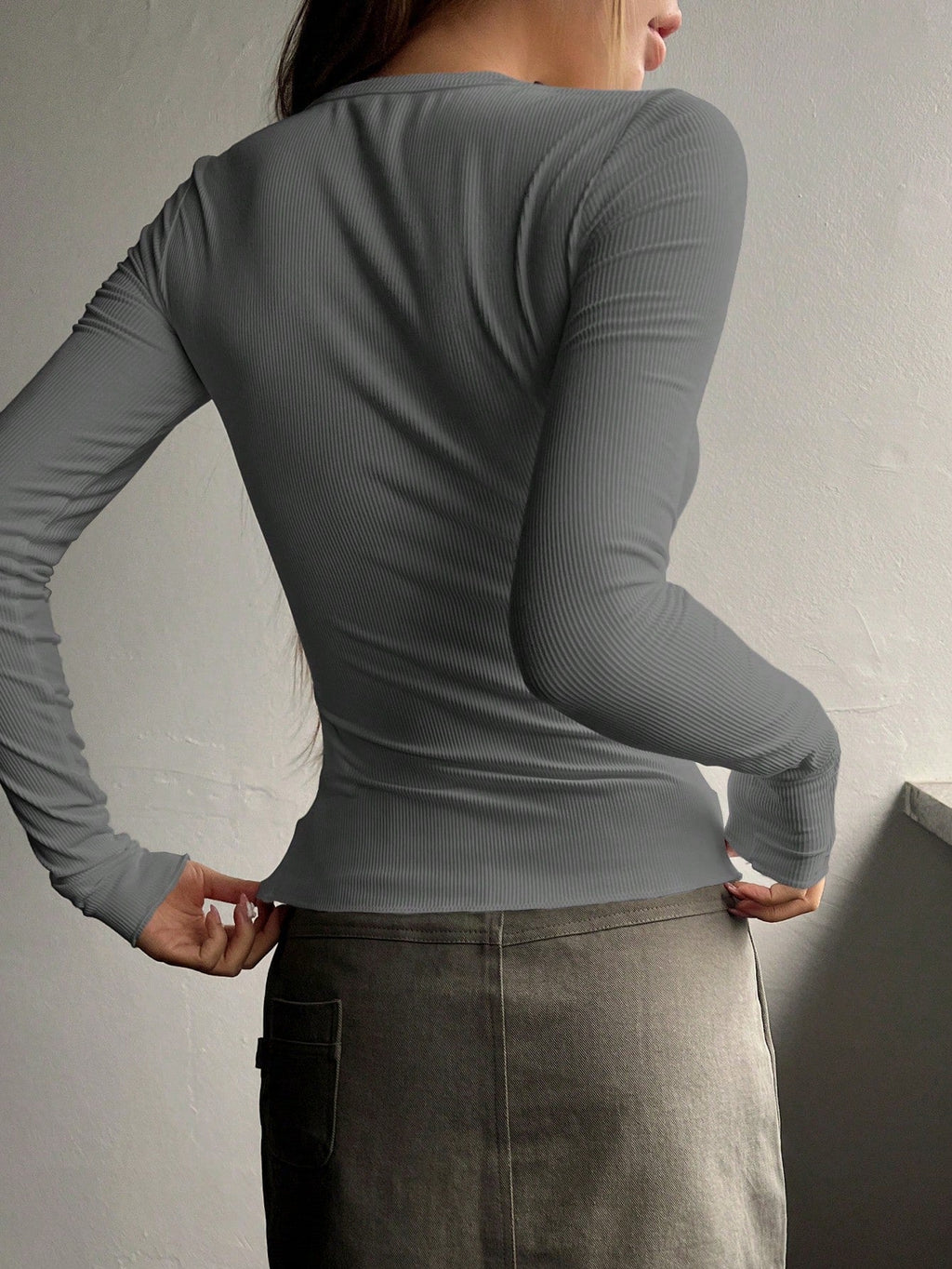 RǏWYÑ | Bodycon Henley Rib Top