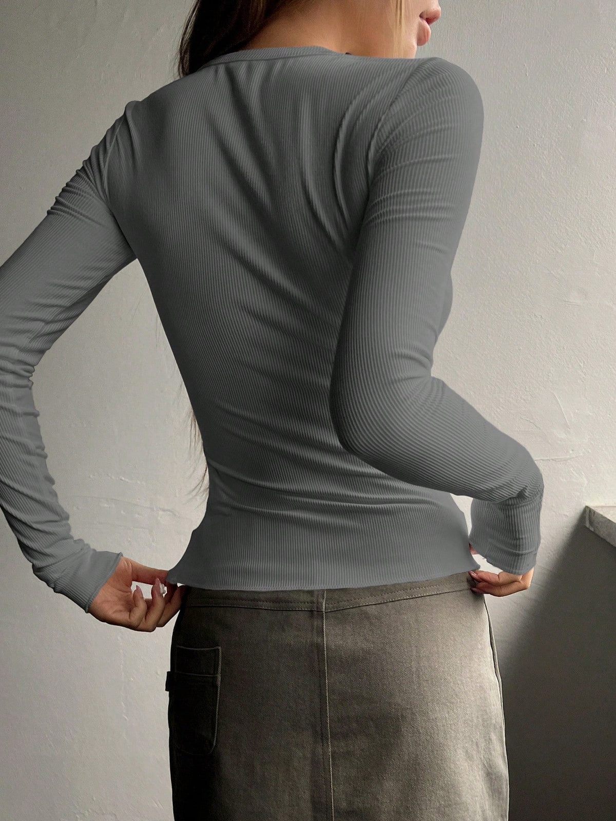 RǏWYÑ | Bodycon Henley Rib Top