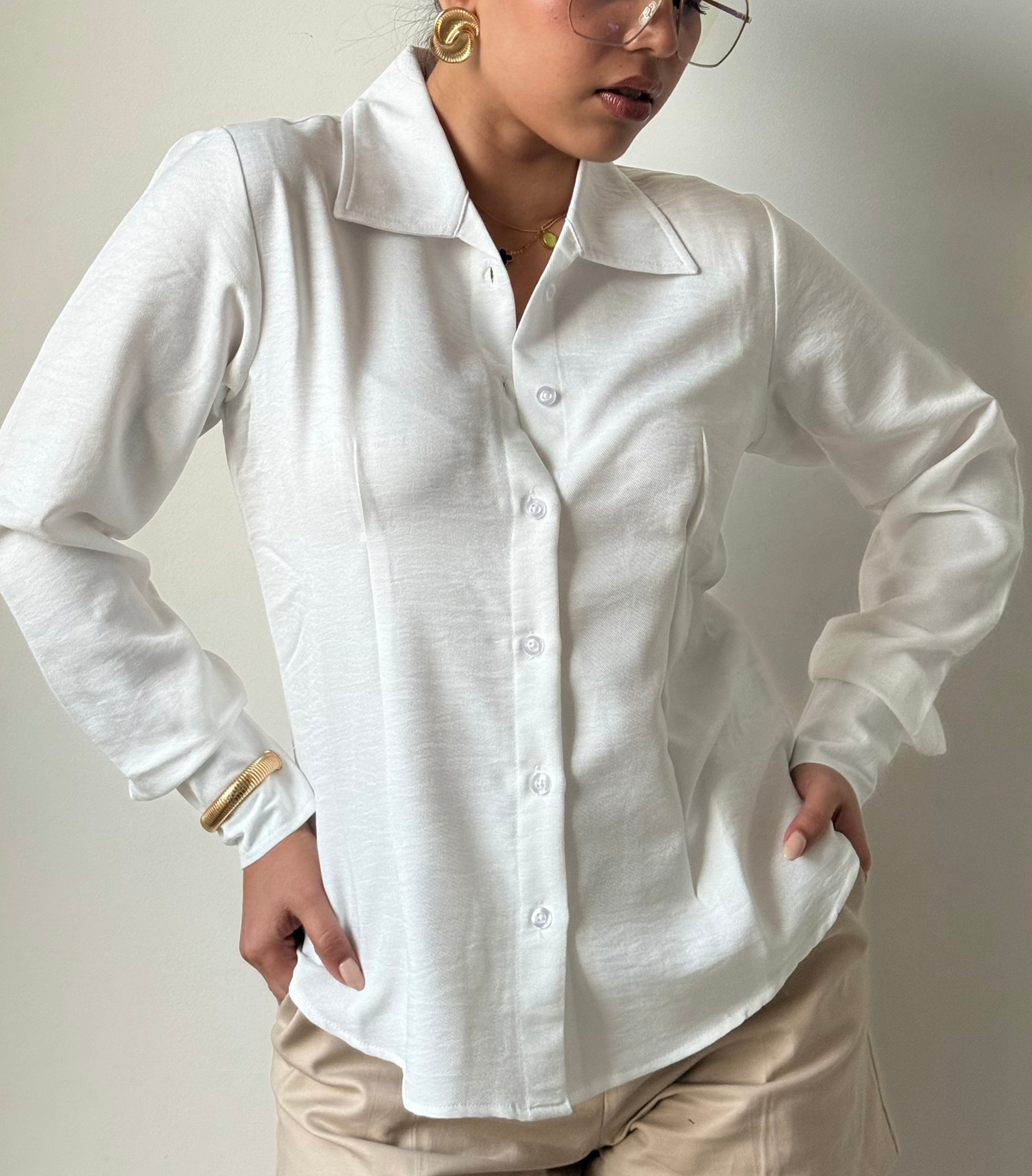 RǏWYÑ | Sculpted Waistline Classic Shirt