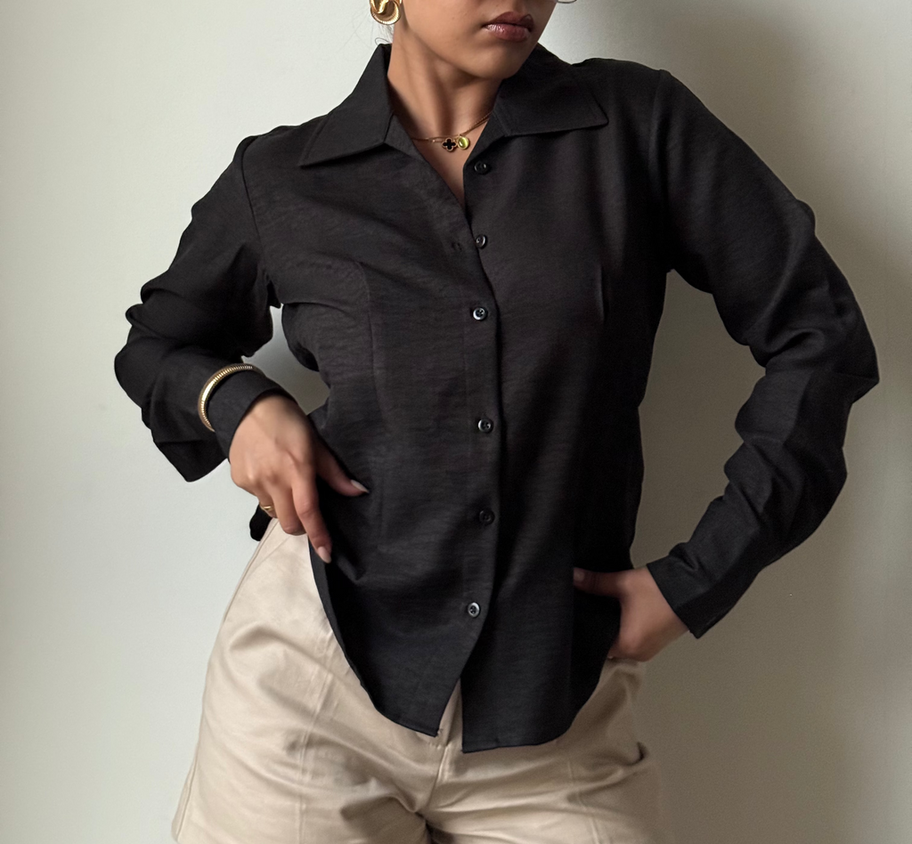RǏWYÑ | Sculpted Waistline Classic Shirt