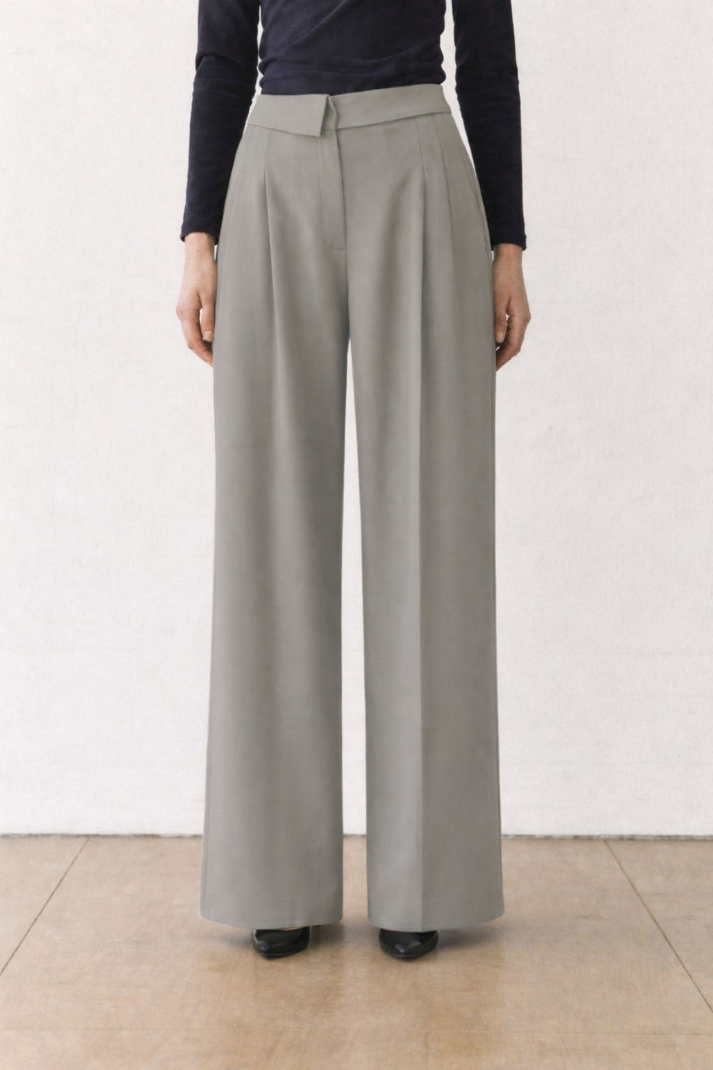 RǏWYÑ | Clean Collar Waist Pleated Trousers
