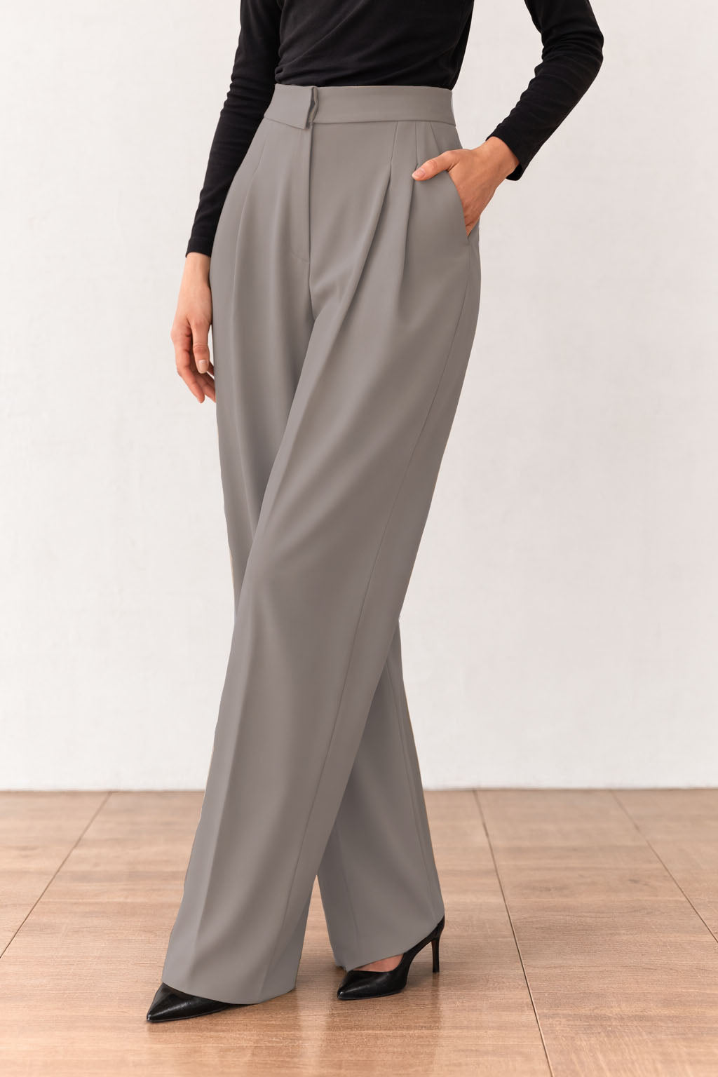 RǏWYÑ | Clean Collar Waist Pleated Trousers