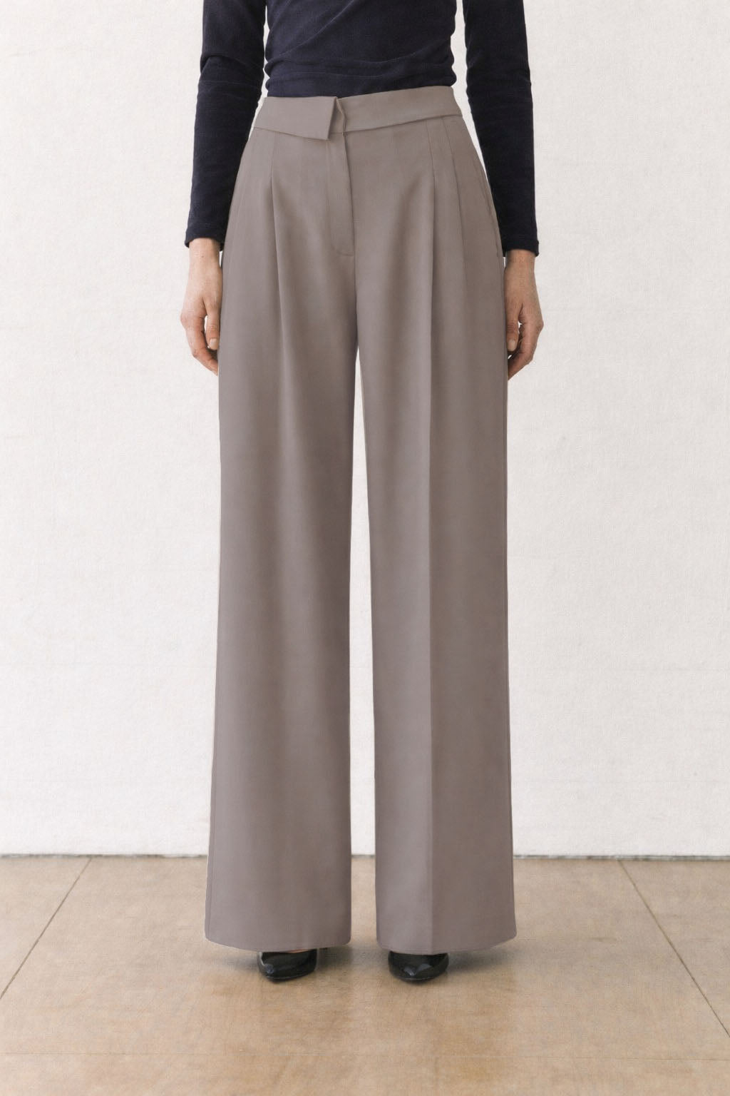 RǏWYÑ | Clean Collar Waist Pleated Trousers