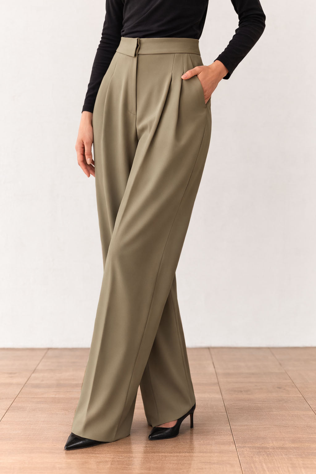 RǏWYÑ | Clean Collar Waist Pleated Trousers