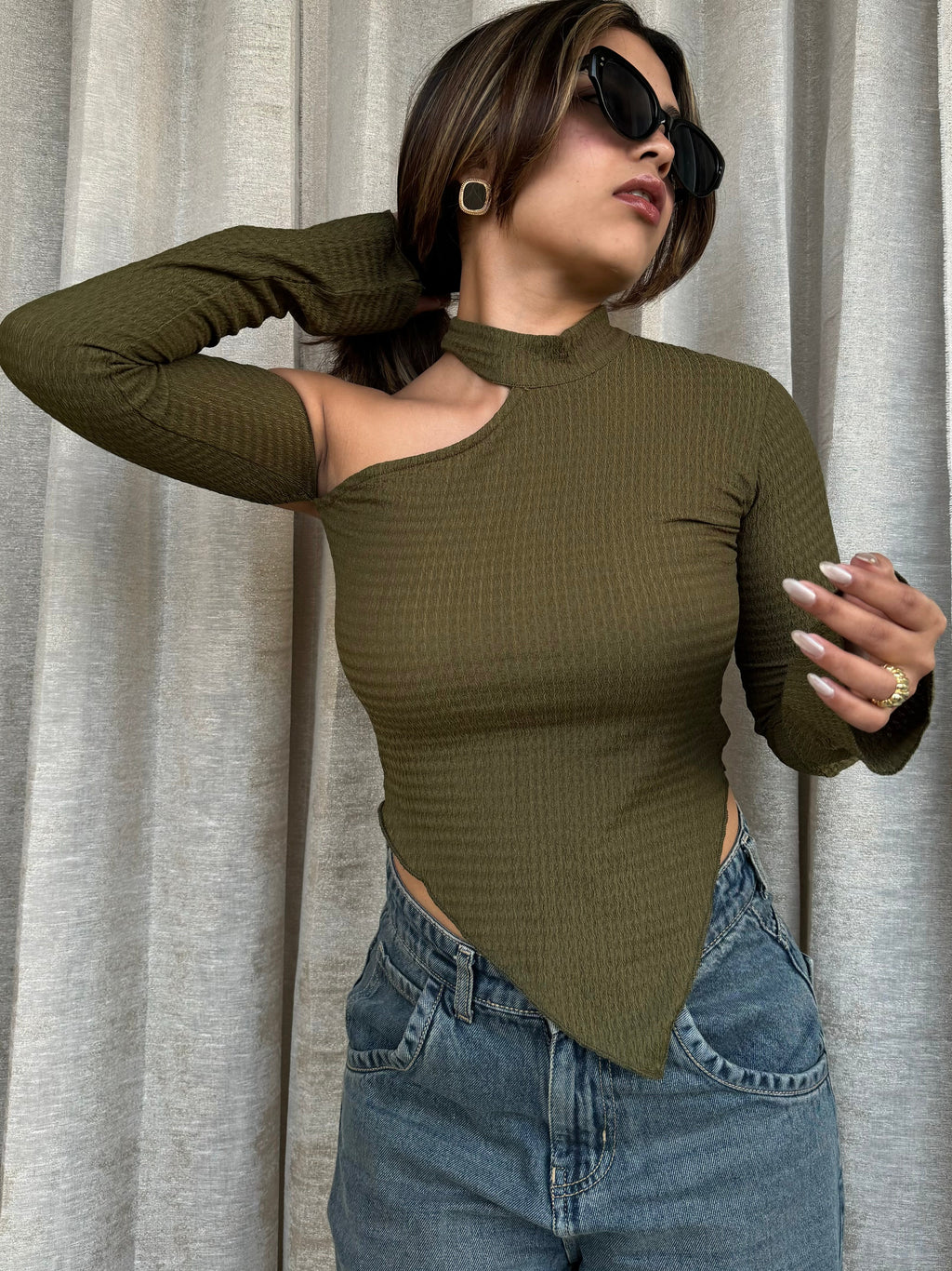 RǏWYÑ | Twist of Texture Asymmetrical Top
