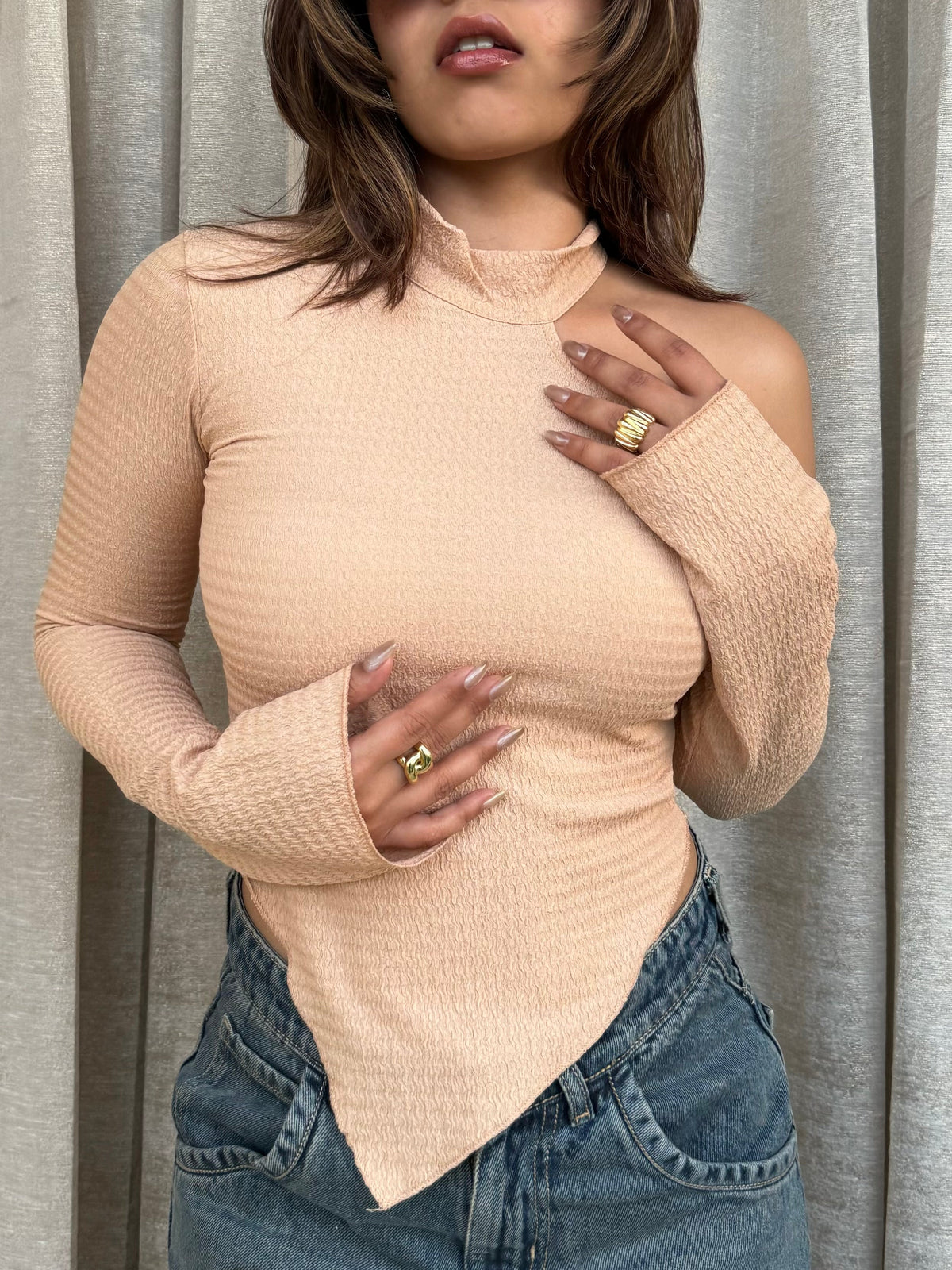RǏWYÑ | Twist of Texture Asymmetrical Top