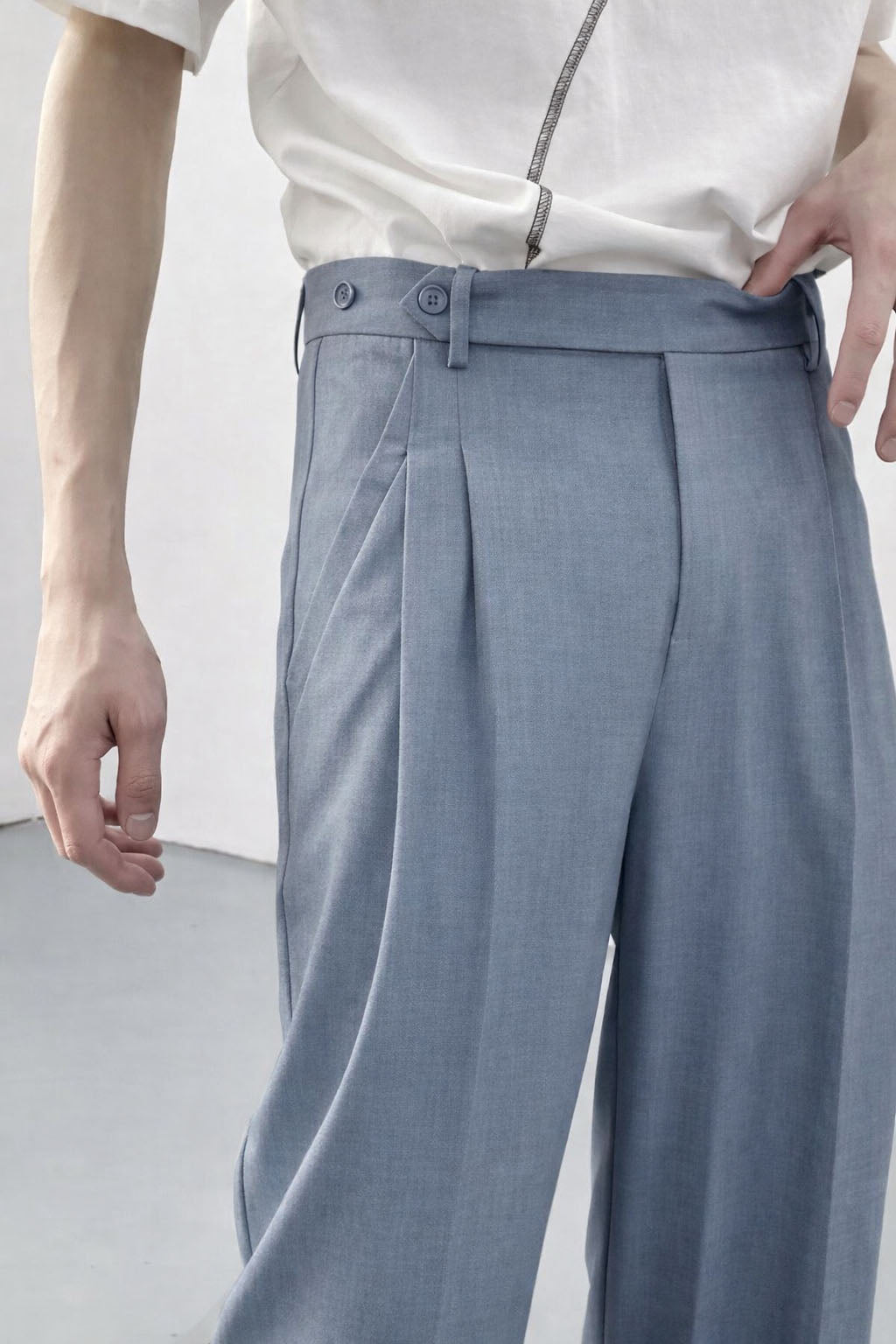 RIWYN Spanish Cut Pleated Pants