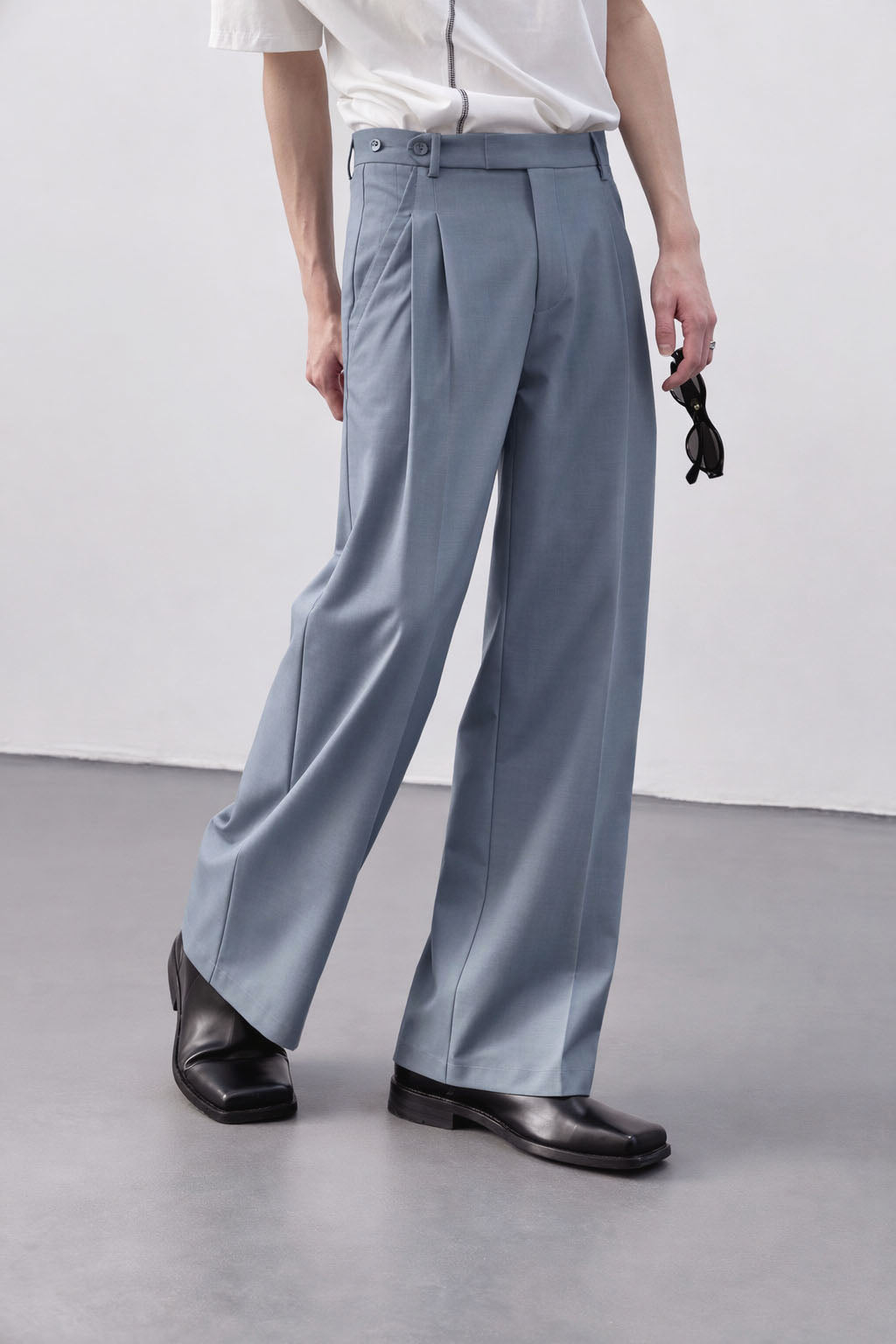 RIWYN Spanish Cut Pleated Pants