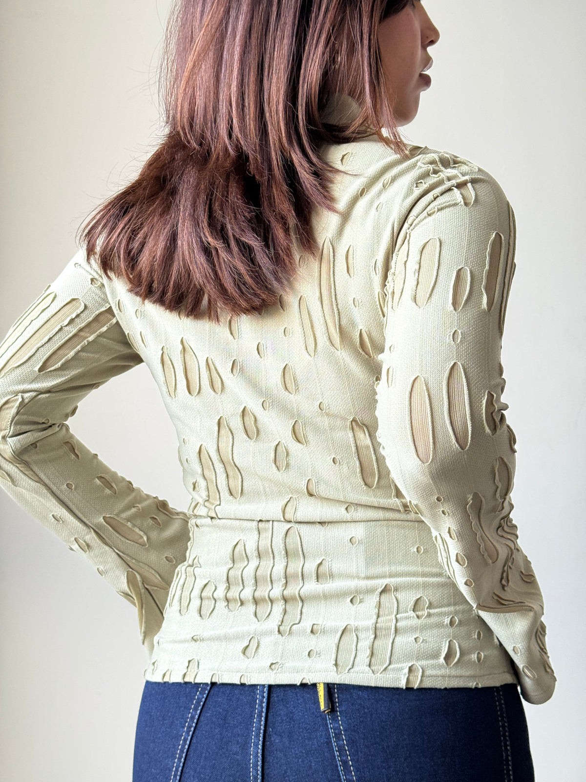 RǏWYÑ | Distressed Fitted Flare Sleeve Shirt