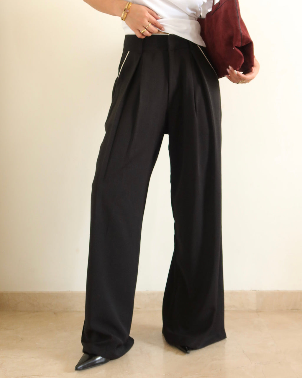 RǏWYÑ | Outline Pleats Pants