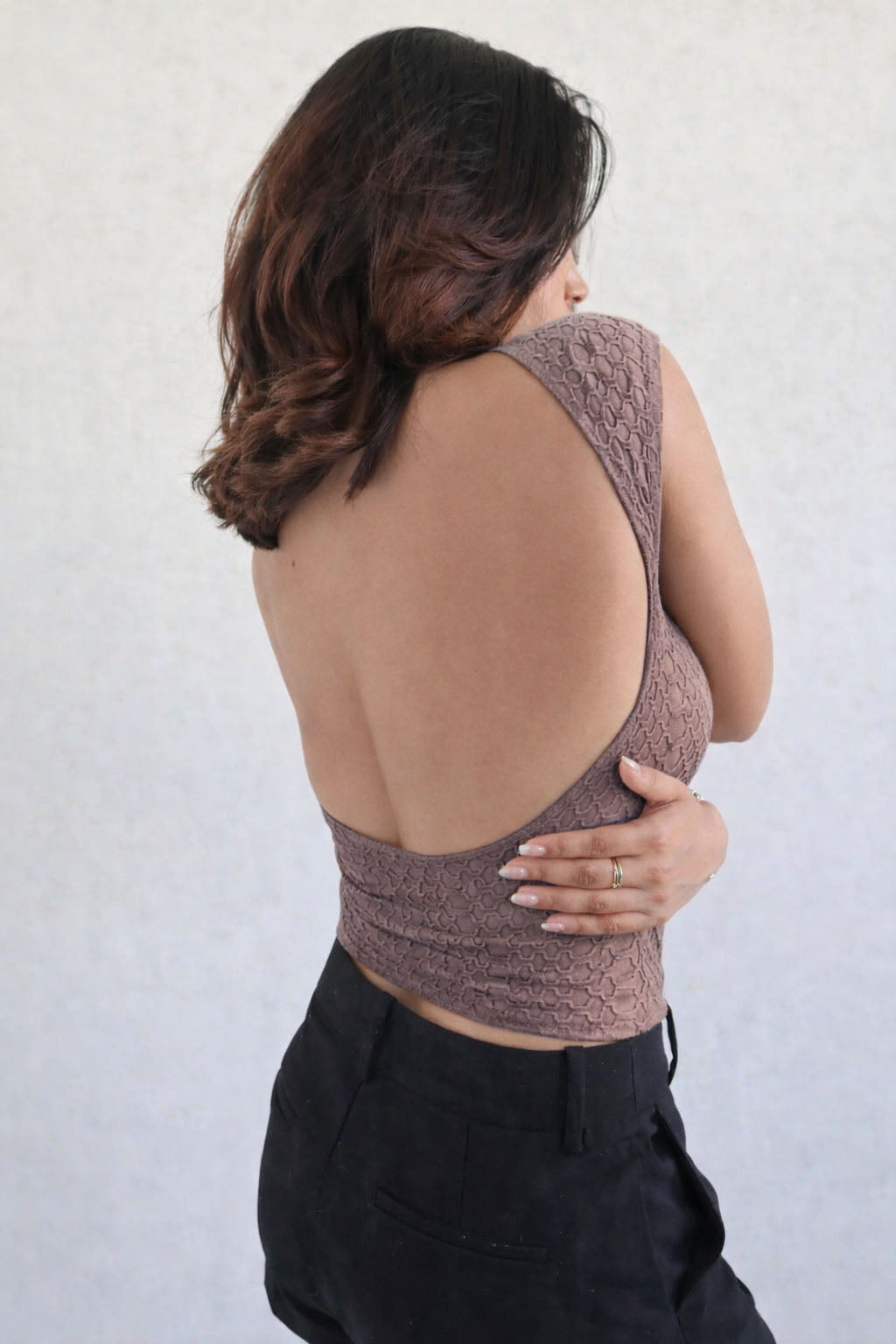 RǏWYÑ | Deep Back Honey Texture Top