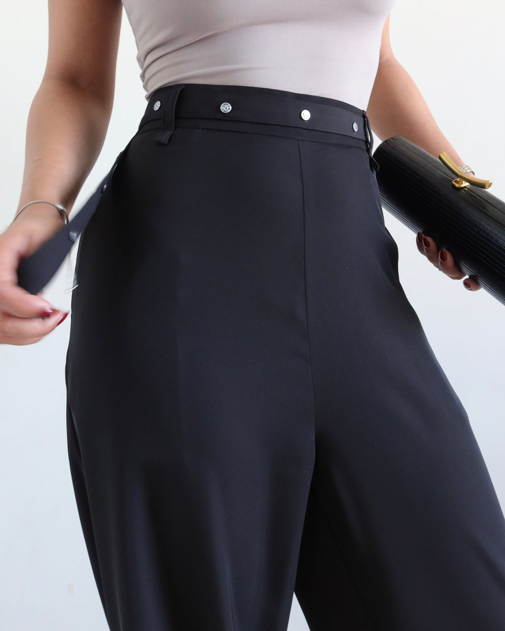 RǏWYÑ | Rivet Grip Loose Tailored Trousers
