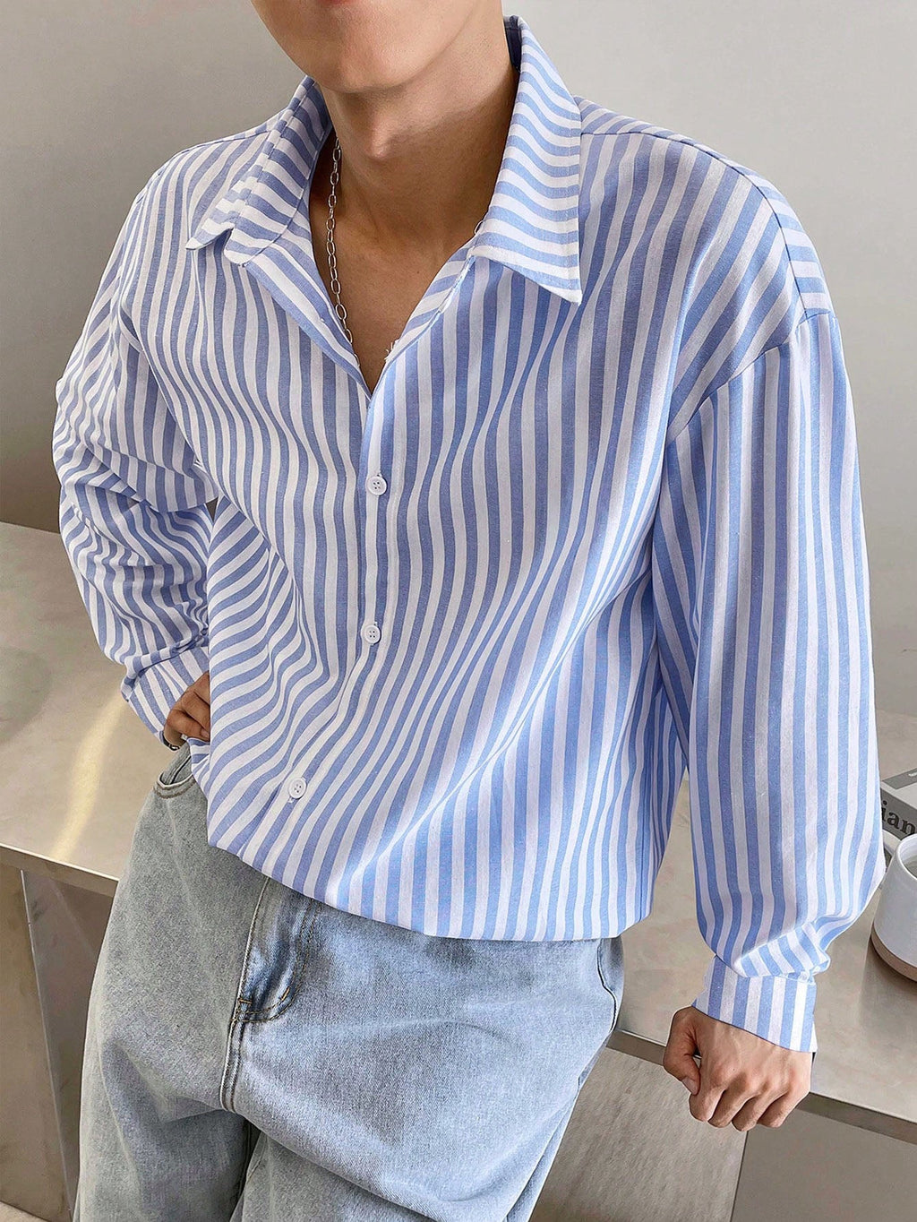 RIWYN Modern Stripe Collared Shirt